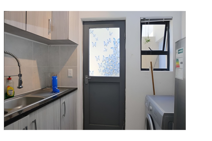3 Bedroom Property for Sale in Parklands East Western Cape